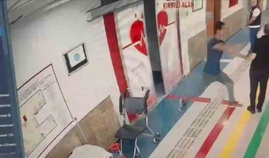 Şanlıurfa’da Dehşet Anları! Hastaneye Elinde Bıçakla Girdi, Doktor ve Güvenlik Görevlisini Boğazından Bıçakladı