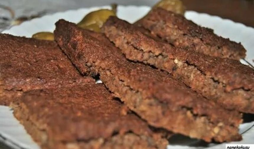SİNİ KÖFTE Mİ, TEPSİ ORUĞU MU? HATAY'IN BU LEZZETİ NEDEN HER YEMEĞİN TAHTINI SALLIYOR?
