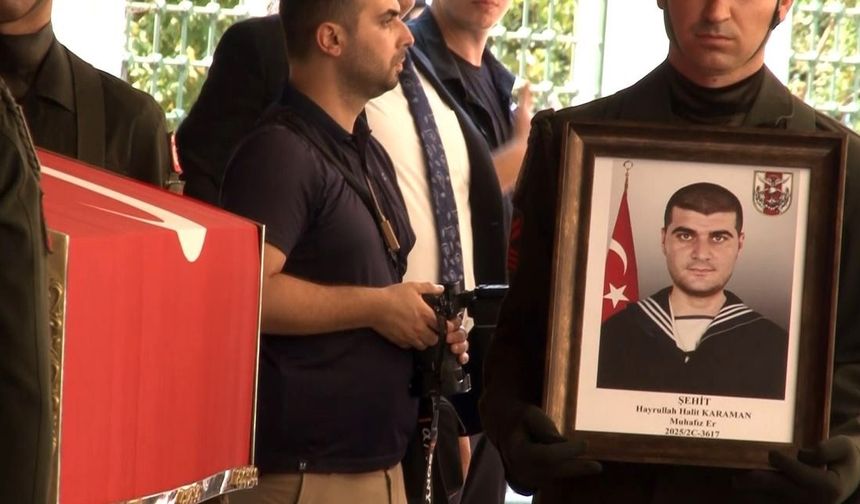 İskenderun’da Görev Yaparken Şehit Olan Muhafız Er Hayrullah Halit Karaman, İstanbul’da On Binlerin Dualarıyla Son Yolculuğuna Uğurlandı