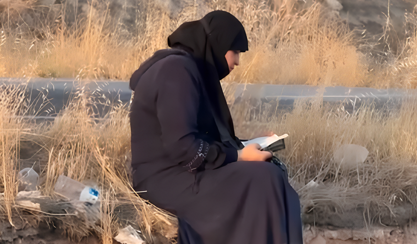 Şanlıurfa’da Ölümden Dönen Kadının Şükür Anı: Takla Atan Otomobilden Sağ Çıkıp Kuran-ı Kerim Okudu