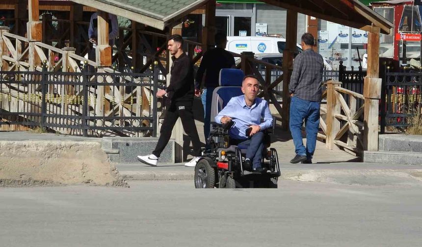 Bayburt’ta Yürekleri Sızlatan Kaza! Engelli Vatandaşa Çarpıp Kaçan Ehliyetsiz Sürücü Yakalandı, “Vicdanlar Yaralandı”