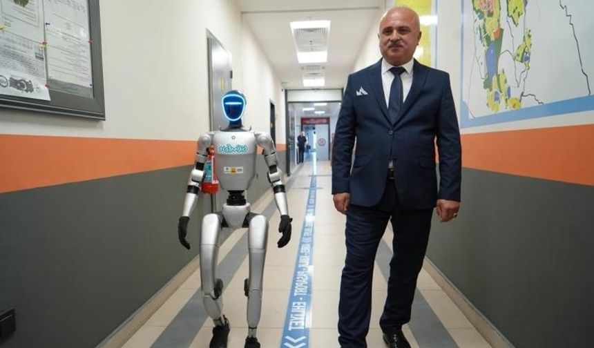Festman Artık Resmen Canikli! Türkiye’nin İlk Nüfusa Kaydedilen Robotu