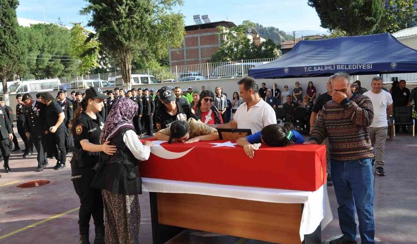 Manisa'da Kazada Yaralanan Polis Memuru Osman Yaman Hayatını Kaybetti