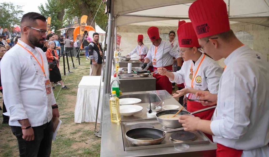 Edirne Gastronomi Festivali’nde Trakya’nın Aşçıları Yarıştı, Birincilik Zeynep Keskin ve Buğra Öztürk’ün Oldu
