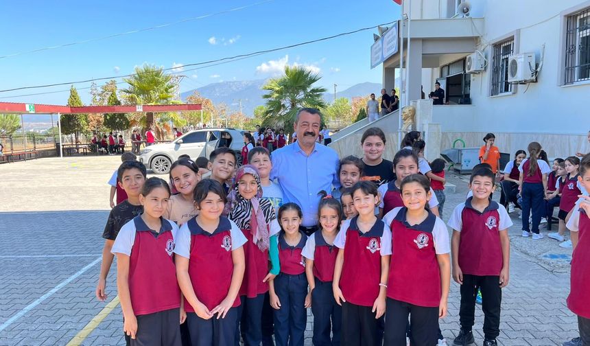 Başkan Ökkeş Aksoy’dan Yarbaşı’nda Eğitime Büyük Destek: 470 Öğrenciye Okul Üniforması Hediyesi
