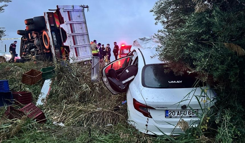 Manisa Alaşehir’de Yağmurun Ardından Gelen Faciada Kamyonet Devrildi: 2 Ölü, 3 Yaralı