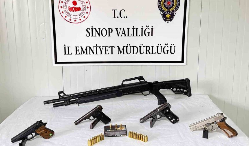Sinop’ta Cephanelik Gibi Ev! Polis Boyabat’ta Silah Operasyonuyla 3 Şüpheliyi Yakaladı