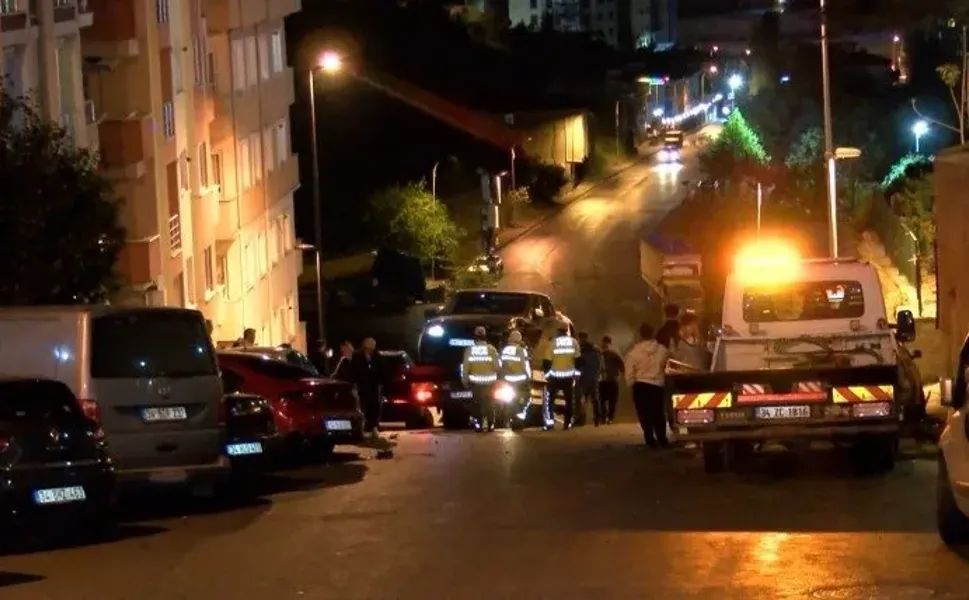 İstanbul Ümraniye'de Fren Yerine Gaza Bastı: 14 Araç Zarar Gördü!