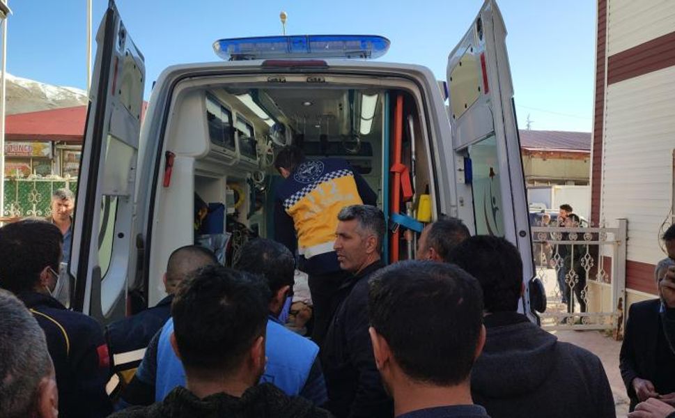 Burdur'da Kerpiç Evde Çıkan Yangında 1 Kişi Yaralandı