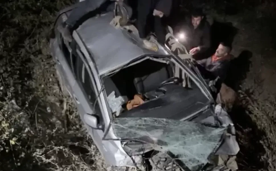 Çanakkale'de Trafik Kazası: Araç Yol Kenarına Savruldu, Sürücü Hayatını Kaybetti