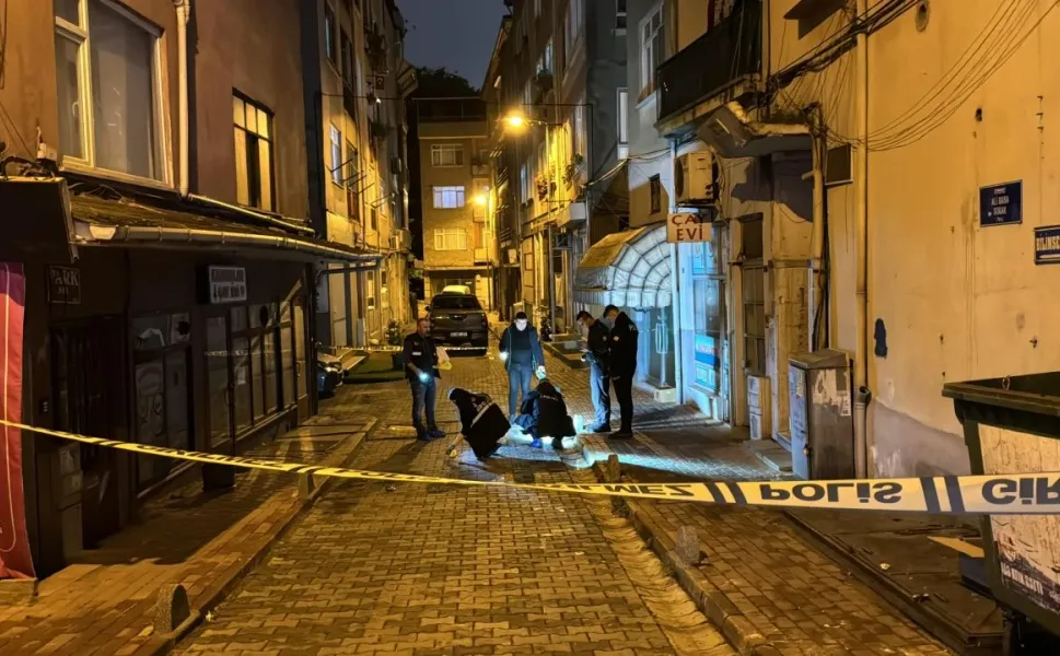 İzmit’te Dükkan Sahibi, Camını Kıran Kişiyi Silahla Yaraladı