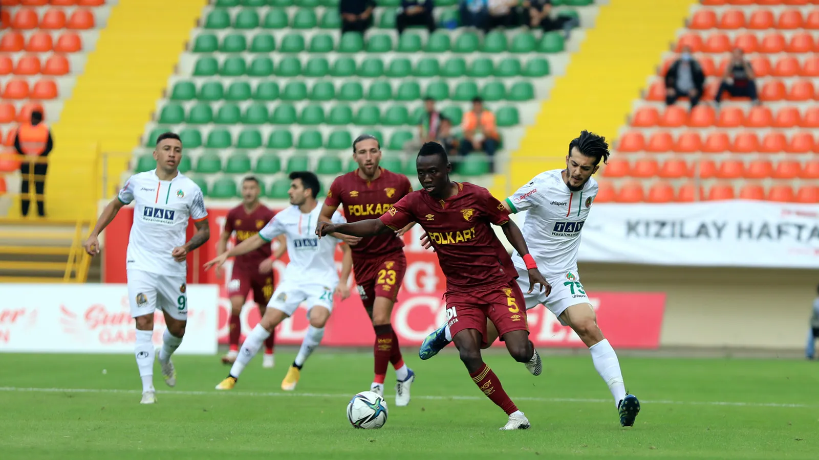 Alanyaspor Goztepe Macinda 4 Gol Var Kazanan Yok Llm B