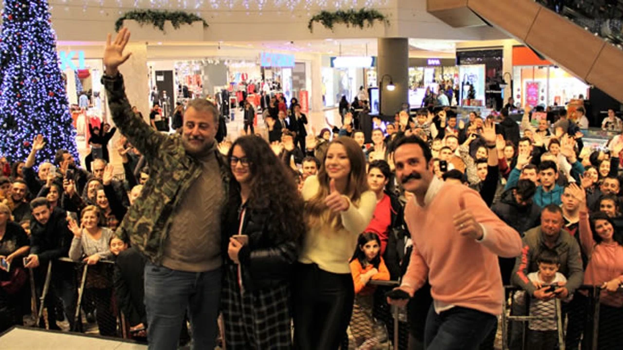 Kirk Yalan Filmine Ozel Gala