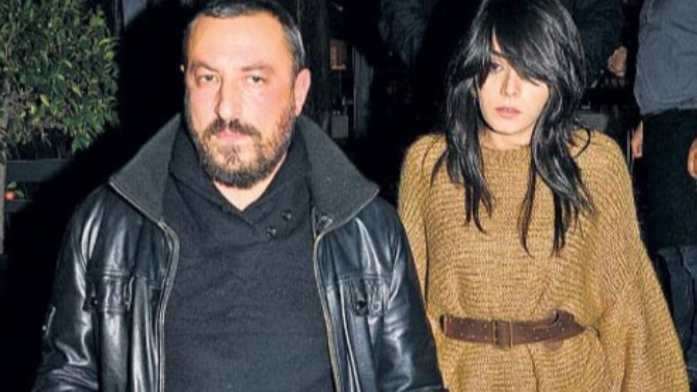 Unlu Oyuncu Onur Saylak Esi Gozde Yilmaz Ile Aska Geldi Wx W U2