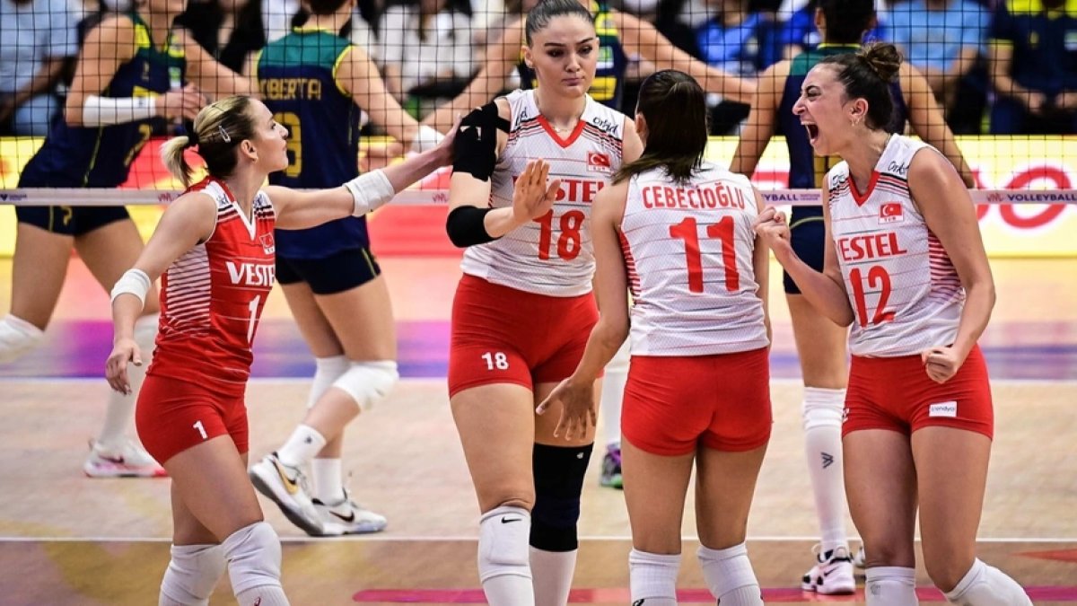 A Milli Kadın Voleybol Takımı0101