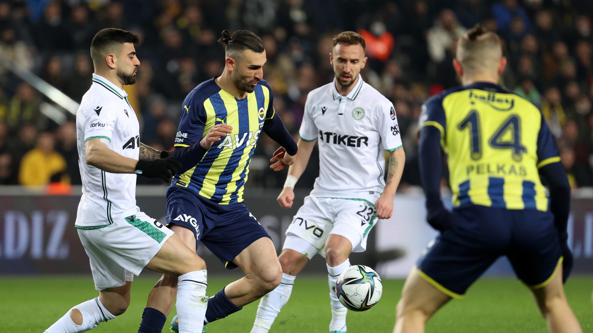 Konyaspor Fenerbahçe Karşilaşmasi0102