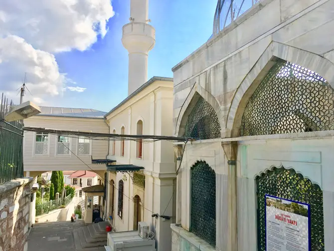 Aziz Mahmud Hudayi Camii Avlusu