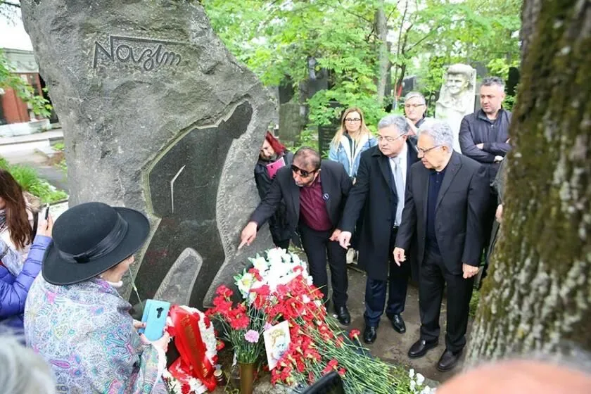 Nazim Hikmet Neden Oldu Nazim Hikmet Kac Yasinda Oldu 1