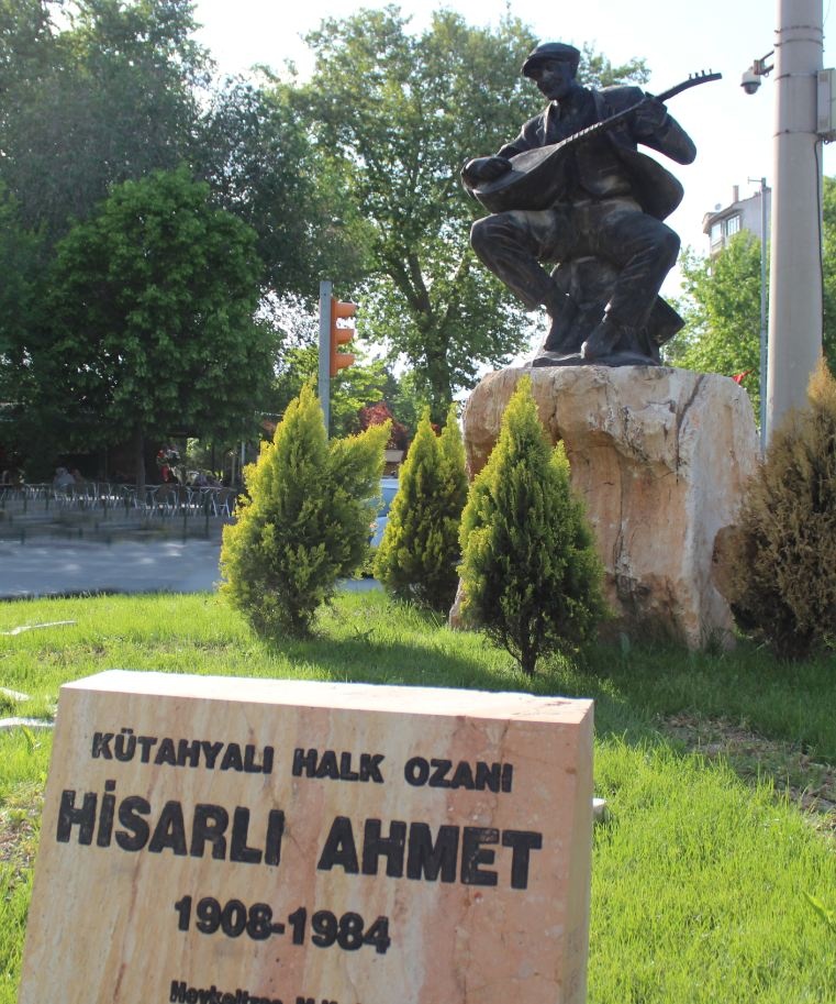 Hisarlı Ahmet Heykeli