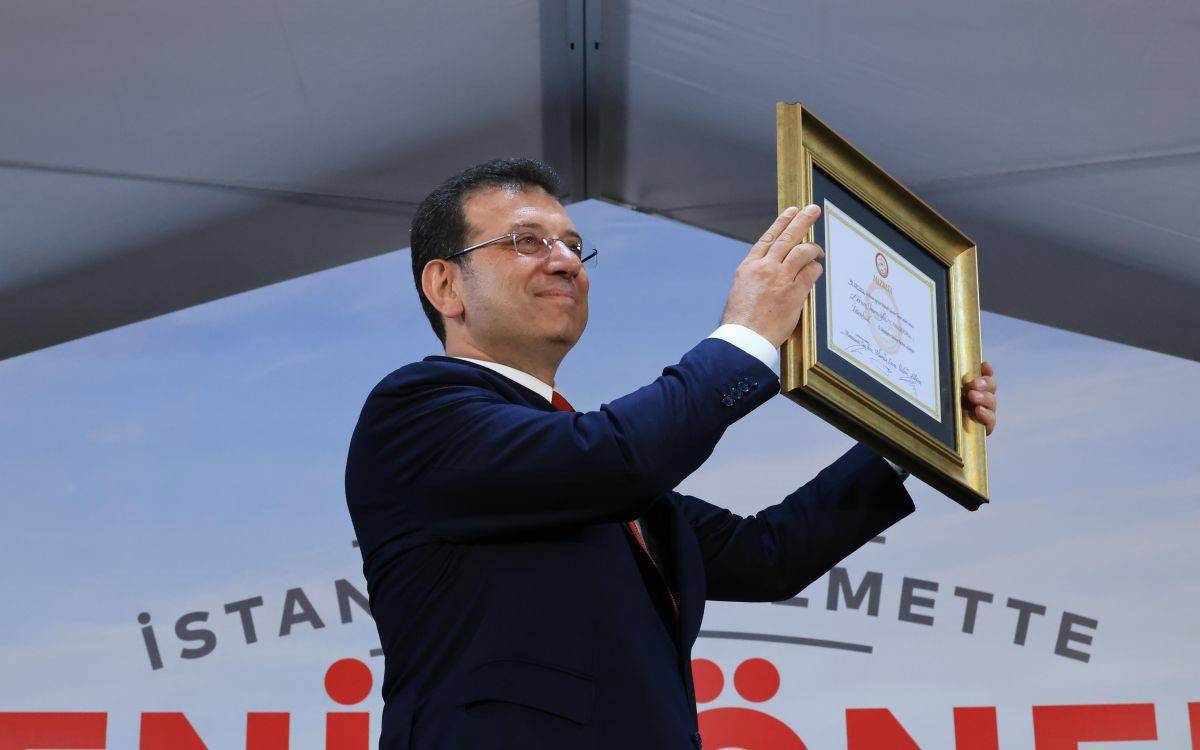 Ekrem Imamoğlu Diploma5858