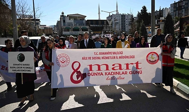 Osmaniyede 8 Mart Dunya Kadinlar