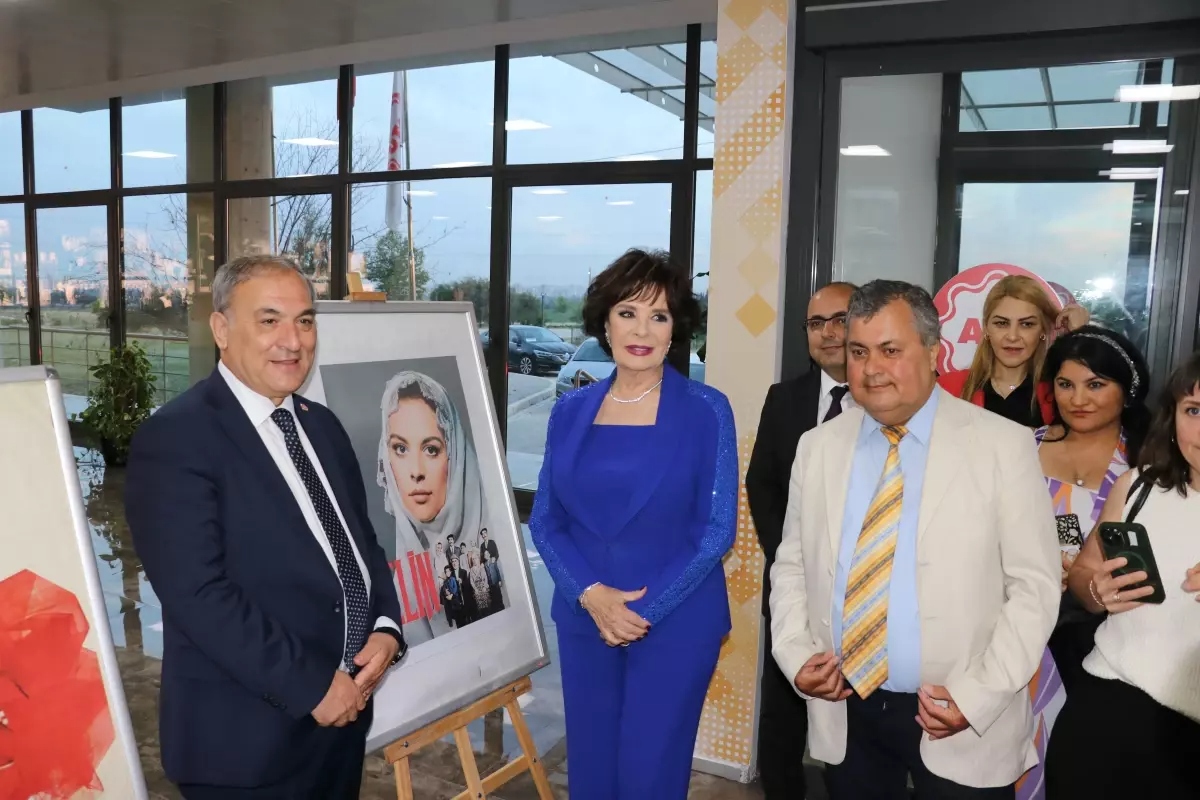 Hulya Kocyigit Bahar Senliginde