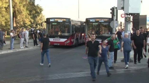 Izmirde Isciler Greve Cikti 1690