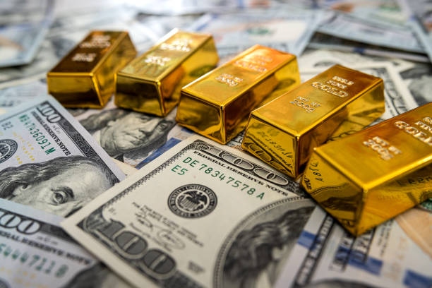 Gold Bar On 100 Dollar Bills-2