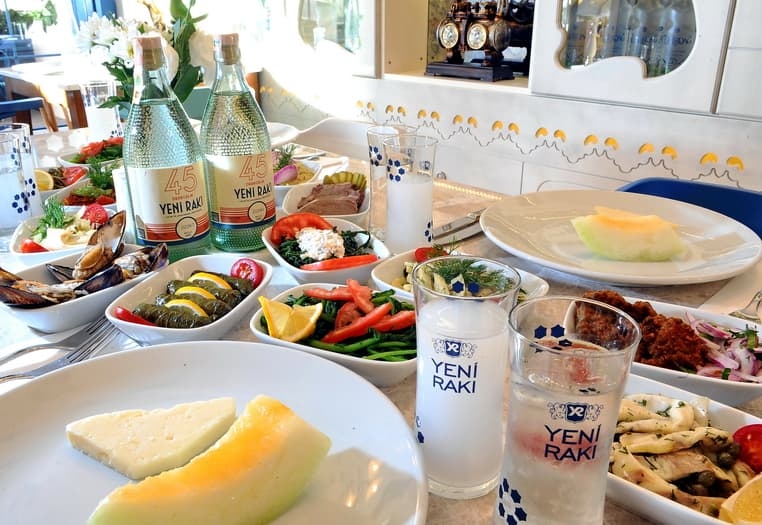 Raki Sofrasi