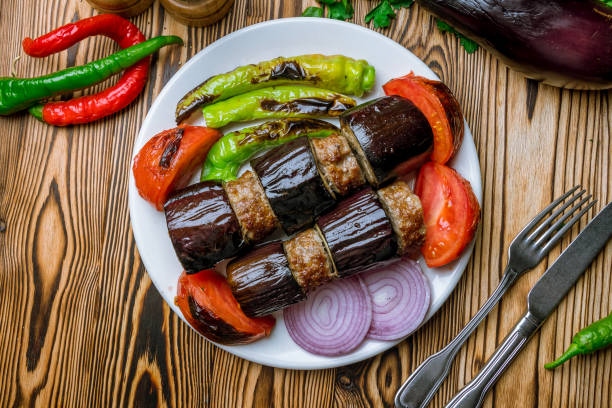 Ahşap Masada Türk Kebap Patlıcan