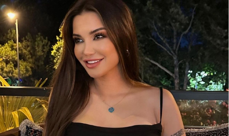 Esra Sonnn C4Zl